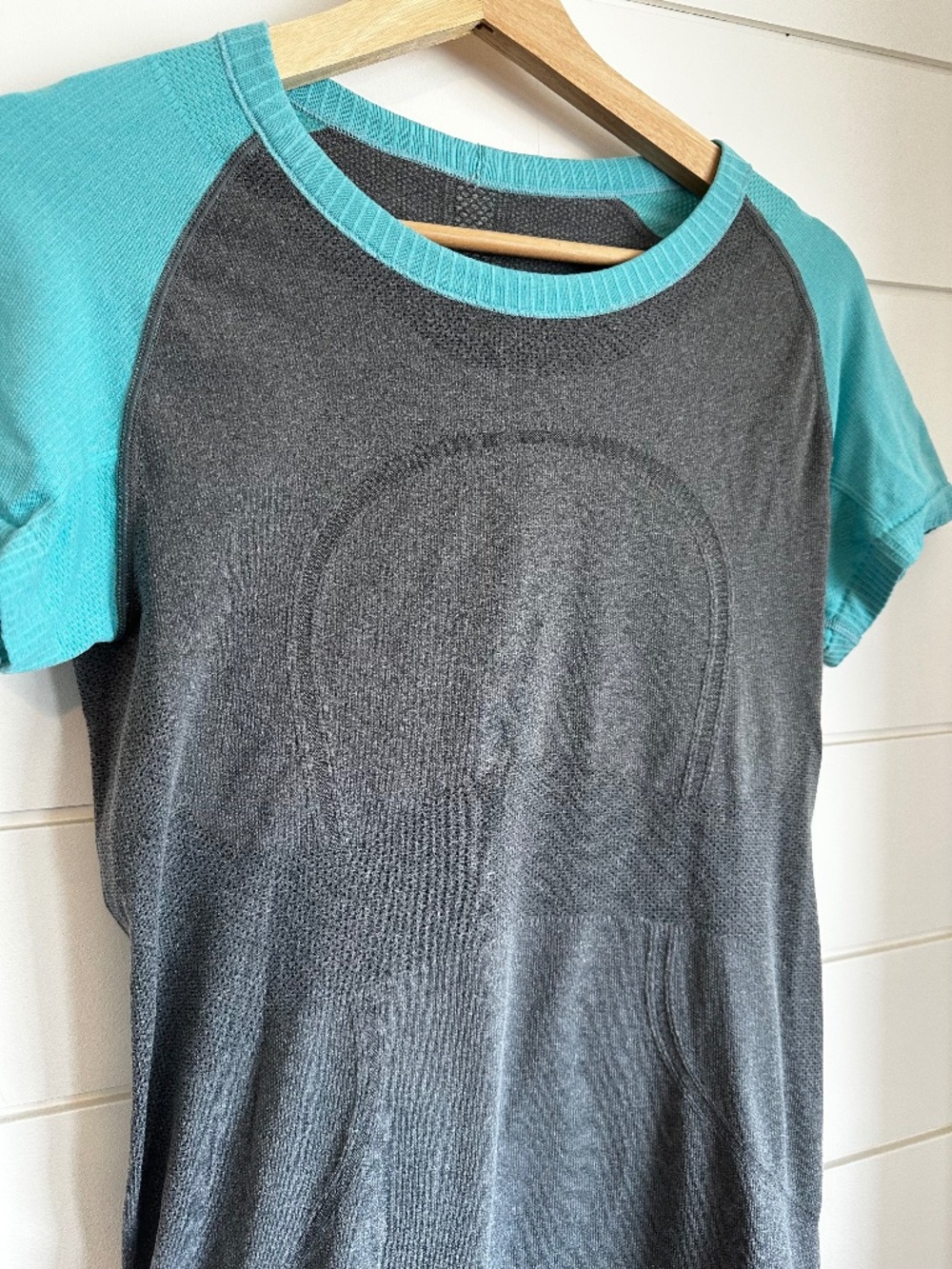 lululemon Short Sleeve Running Top Size 10 Grey Teal Seamless Athletic Shirt